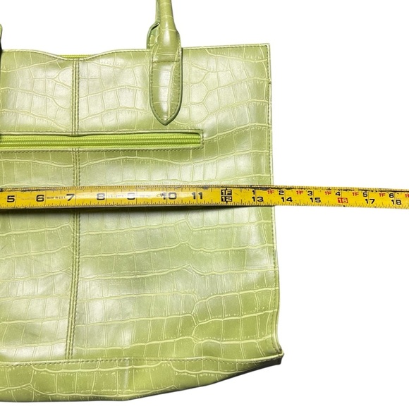 Light Green Croc Embossed Faux Leather Shoulder Bag Essential Tote - Picture 6 of 6